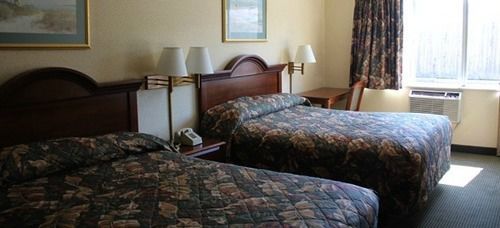 Shore Pointe Motor Lodge Of St Clair Shores Розвілл Екстер'єр фото